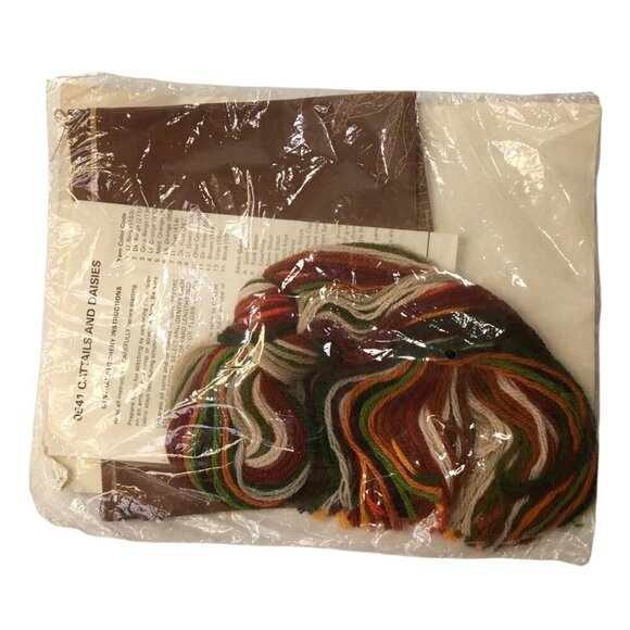 Cattails and Daisies NIP Creative Circle 0541 Southwest Crewel Embroidery Kit - Picture 6 of 7